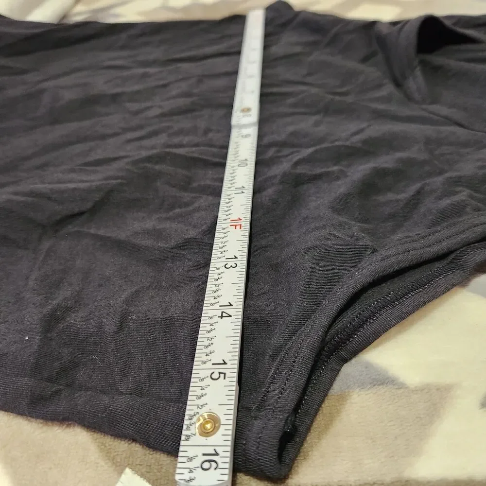 Nike Tank Top For Womens Size Medium Black.    New